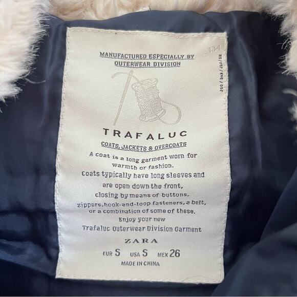 ZARA Trafaluc Puffer Knit Navy Blue Zip Vest Tan Faux Fur Collar - Picture 4 of 11